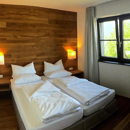 Hotel Café Schatz Hohenems Esterno foto