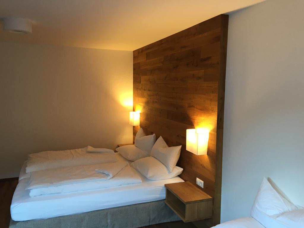 Hotel Café Schatz Hohenems Esterno foto