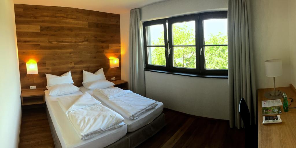 Hotel Café Schatz Hohenems Esterno foto