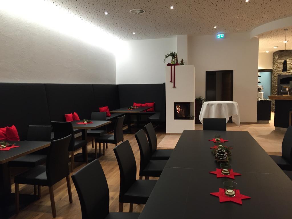 Hotel Café Schatz Hohenems Esterno foto